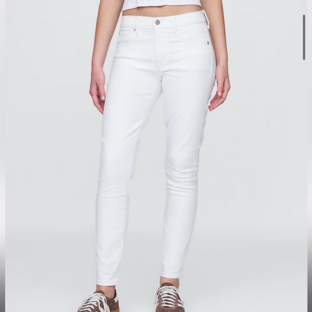 GAP White Skinny Jeans